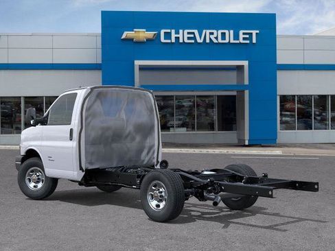 New 2025 Chevrolet Express 3500 w/ Power Convenience Package RWD image 27
