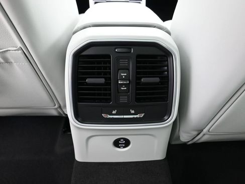 New 2026 Porsche Macan Turbo image 18