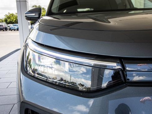New 2026 Volkswagen Tiguan SE FWD image 5