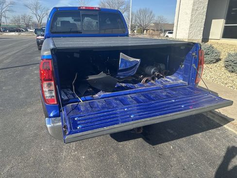 Used 2012 Nissan Frontier SV image 19