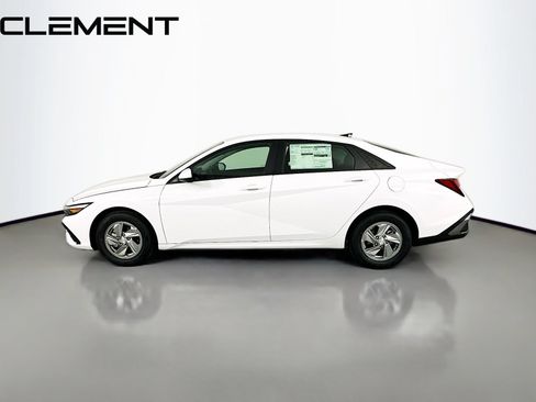 Certified 2026 Hyundai Elantra SE FWD image 6