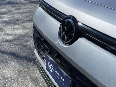 Used 2025 Volkswagen Tiguan S AWD/4WD image 11