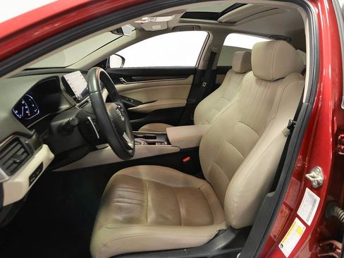 Used 2019 Honda Accord Touring image 8