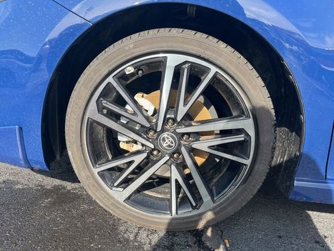 Used 2025 Toyota Camry XSE FWD image 9