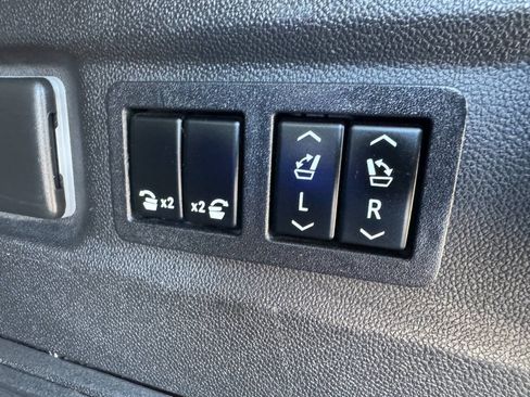 Used 2022 Chevrolet Suburban RST w/ Luxury Package AWD/4WD image 25