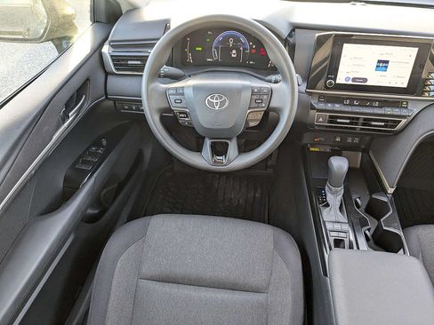 Used 2025 Toyota Camry LE FWD image 15