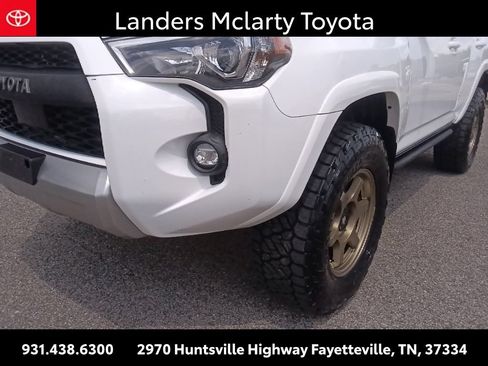 Used 2021 Toyota 4Runner TRD Off-Road AWD/4WD image 9