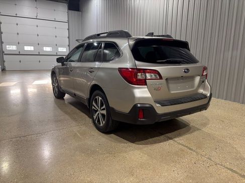 Used 2018 Subaru Outback 2.5i Limited image 6