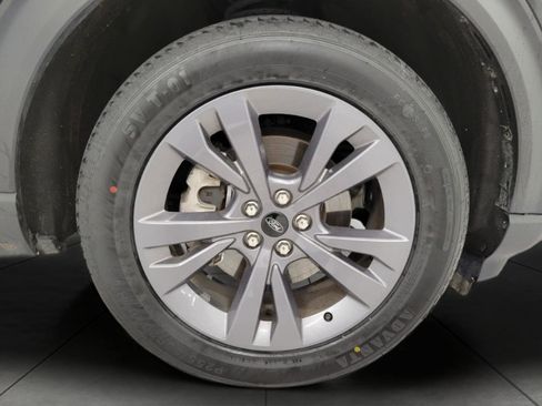 Used 2023 Ford Explorer XLT w/ Equipment Group 202A image 3