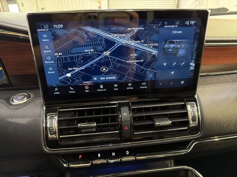 Used 2023 Lincoln Navigator Reserve AWD/4WD image 19