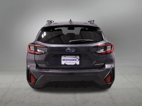 Used 2024 Subaru Crosstrek 2.0i Premium image 4