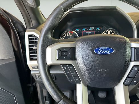 Used 2019 Ford F150 Lariat image 15