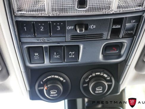 Used 2023 Toyota 4Runner TRD Off-Road Premium w/ Moonroof Package AWD/4WD image 27