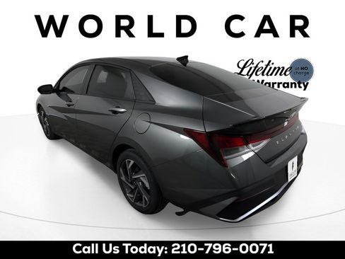 Used 2025 Hyundai Elantra Sport FWD image 5