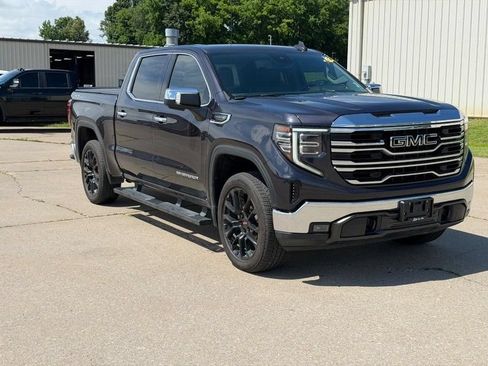 Used 2022 GMC Sierra 1500 SLT AWD/4WD image 1