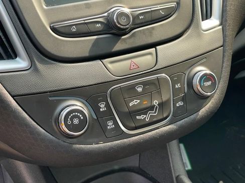 Used 2017 Chevrolet Malibu LS FWD image 19