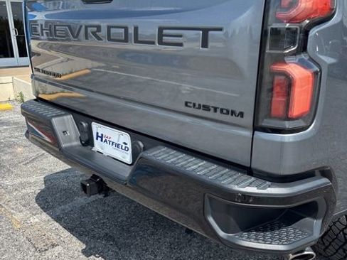 Used 2021 Chevrolet Silverado 1500 Custom Trail Boss w/ LPO, Dark Essentials Package AWD/4WD image 2