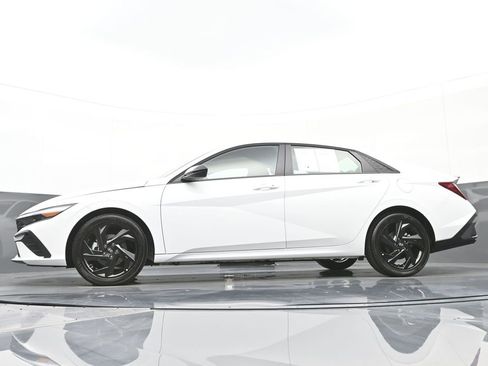 Certified 2026 Hyundai Elantra Sport FWD image 42