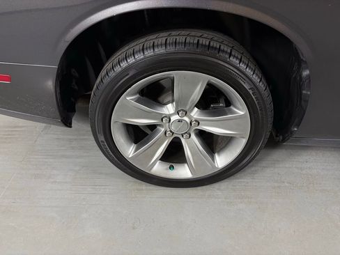 Used 2016 Dodge Challenger SXT image 16