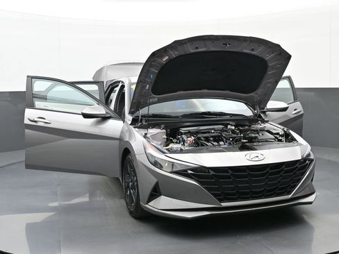Certified 2023 Hyundai Elantra SEL image 48