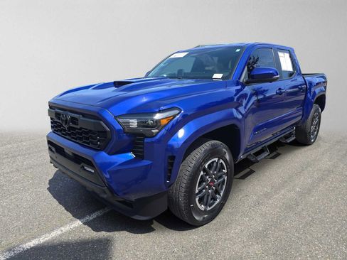 Certified 2025 Toyota Tacoma TRD Sport w/ TRD Sport Premium Package AWD/4WD image 7