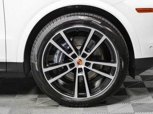 New 2026 Porsche Cayenne Coupe AWD/4WD image 41