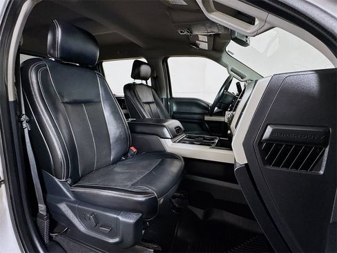 Used 2020 Ford F250 Lariat w/ Chrome Package image 25