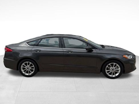 Used 2019 Ford Fusion SE FWD image 4