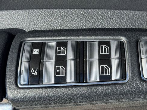 Used 2007 Mercedes-Benz S 550 image 12