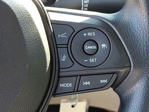 Used 2022 Toyota Corolla Cross L image 28