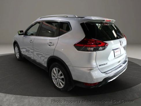 Used 2017 Nissan Rogue SV w/ SV Premium Package image 8