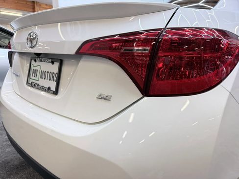 Used 2018 Toyota Corolla SE FWD image 8