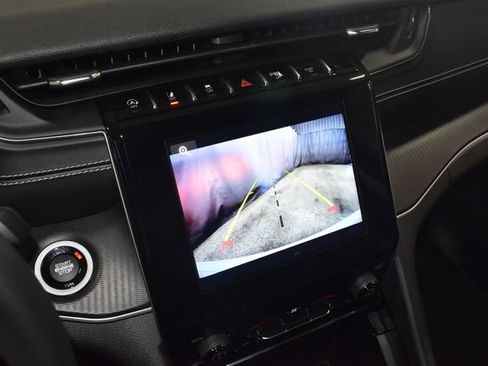 Certified 2023 Jeep Grand Cherokee Laredo AWD/4WD image 15