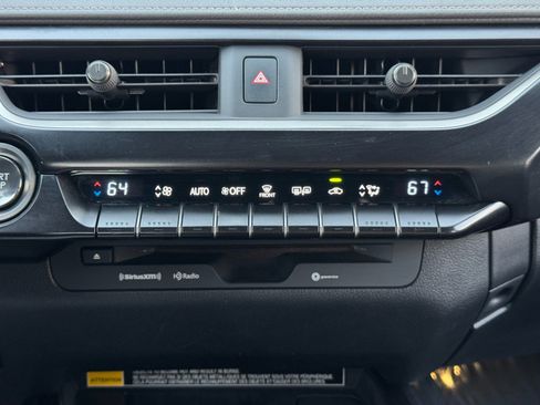 Used 2022 Lexus UX 200 image 25