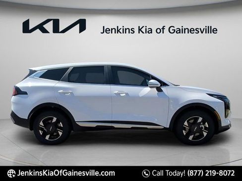 New 2026 Kia Sportage LX image 2