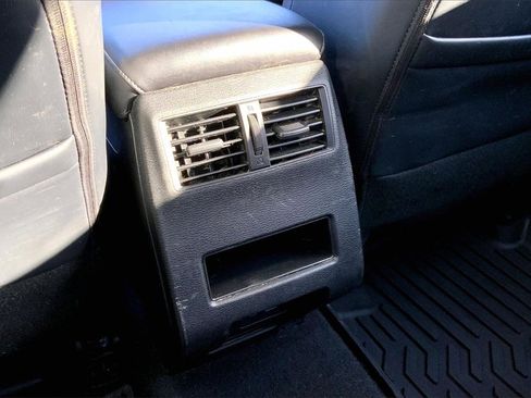 Used 2024 Mitsubishi Outlander SE image 32