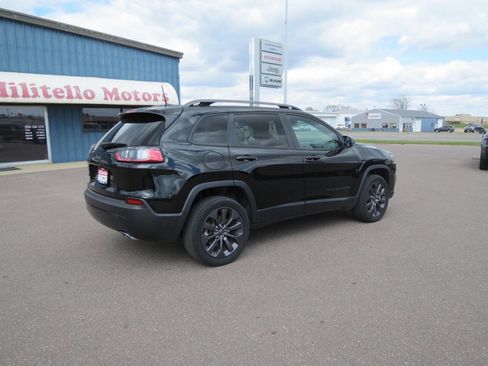 Used 2021 Jeep Cherokee Latitude Lux 80th Anniv w/ Quick Order Package 26U 80TH AWD/4WD image 6
