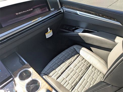 New 2025 Cadillac Escalade Sport Platinum w/ LPO, Floor Liner Package image 21