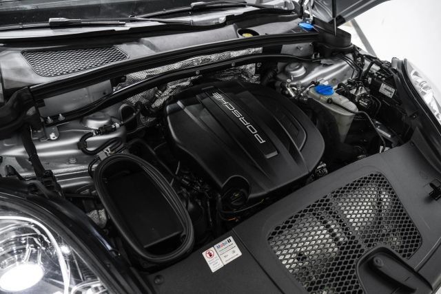 Used 2018 Porsche Macan Sport Edition AWD/4WD image 49