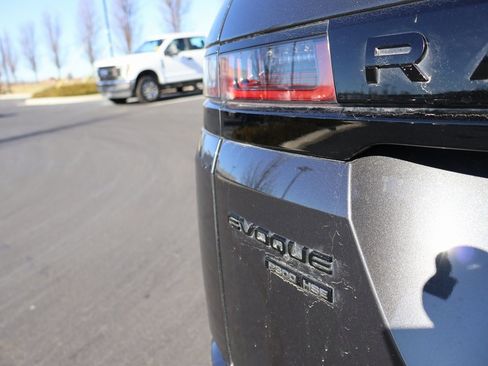 Used 2020 Land Rover Range Rover Evoque R-Dynamic HSE image 17