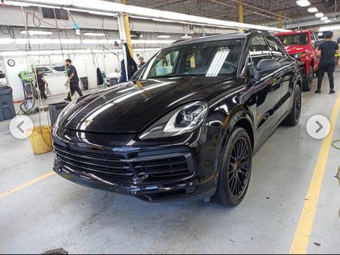 Used 2020 Porsche Cayenne AWD/4WD image 2