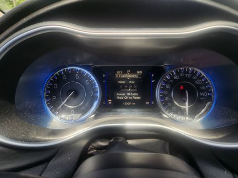 Used 2015 Chrysler 200 Limited w/ Convenience Group FWD image 16