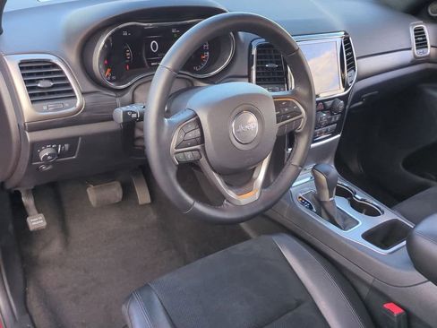 Used 2022 Jeep Grand Cherokee Laredo X image 10