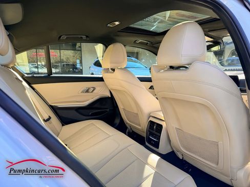 Used 2022 BMW 330i xDrive Sedan w/ Driving Assistance Package AWD/4WD image 23