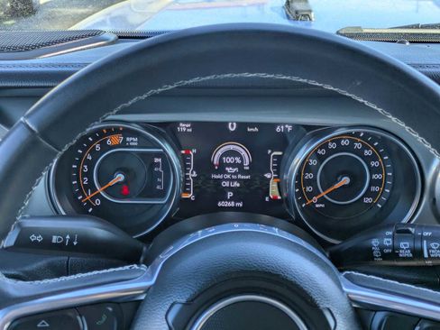 Used 2023 Jeep Wrangler Unlimited Sahara AWD/4WD image 32