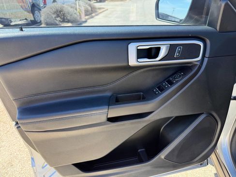 Used 2020 Ford Explorer XLT w/ Equipment Group 202A RWD image 11