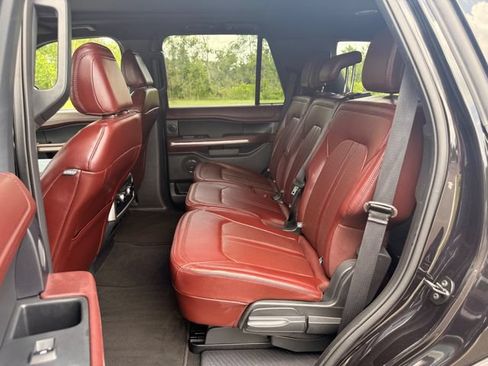 Used 2024 Ford Expedition Limited RWD image 7