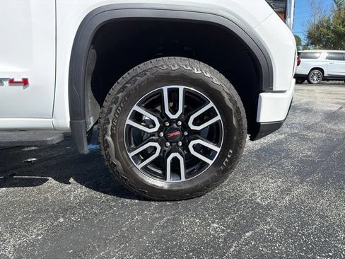 Used 2026 GMC Sierra 1500 AT4 w/ AT4 Premium Package AWD/4WD image 10