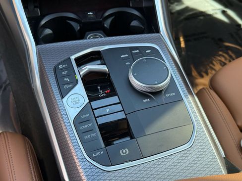 Used 2025 BMW 330i Sedan w/ Premium Package image 28