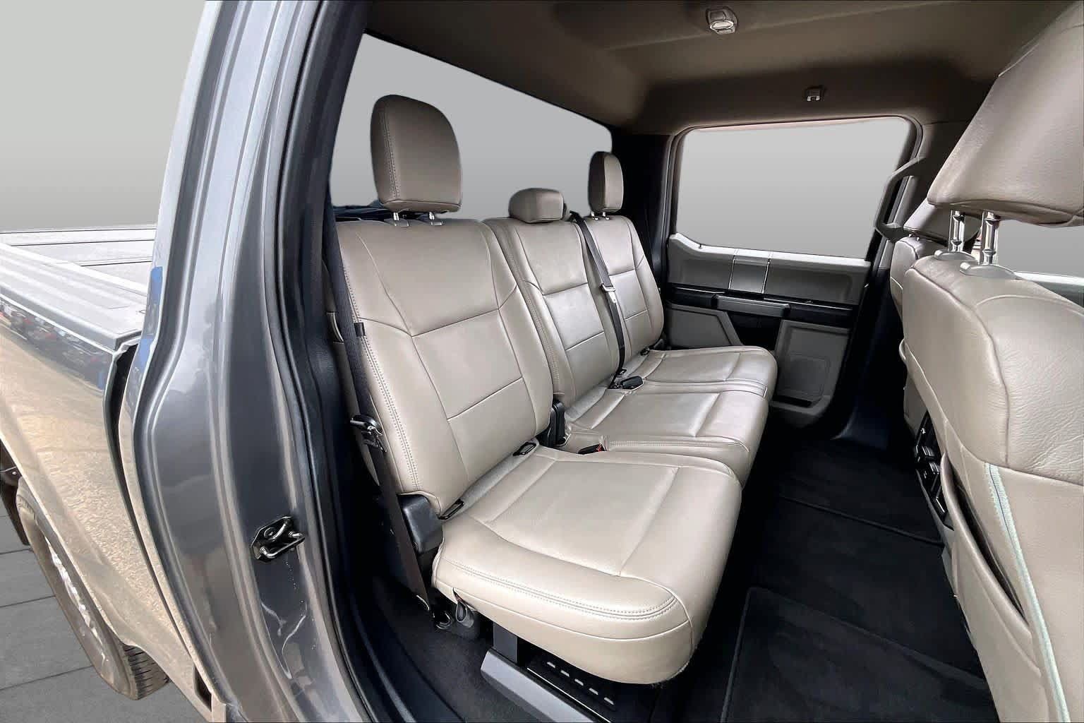 Used 2022 Ford F250 XLT w/ XLT Premium Package AWD/4WD image 19